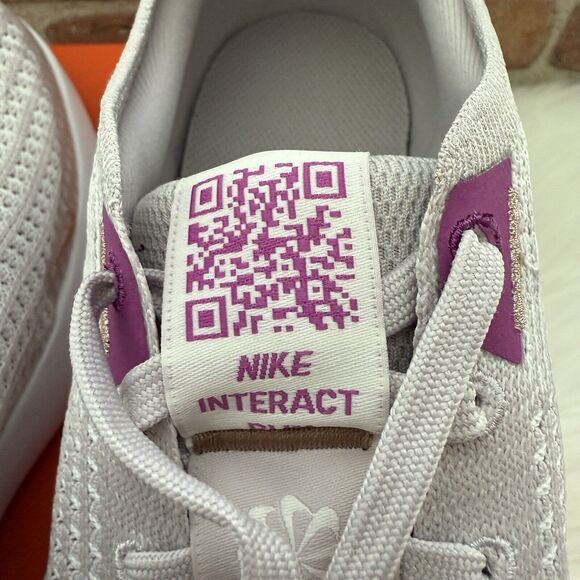 Nike Interact Run Women's Size 10 Platinum Violet / Bronze‎ FD2292 010 - Picture 4 of 12